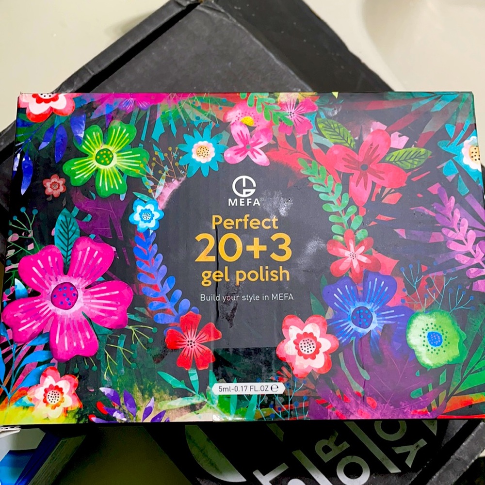 Mefa Perfect 20 + 3 gel polish with bonus coats